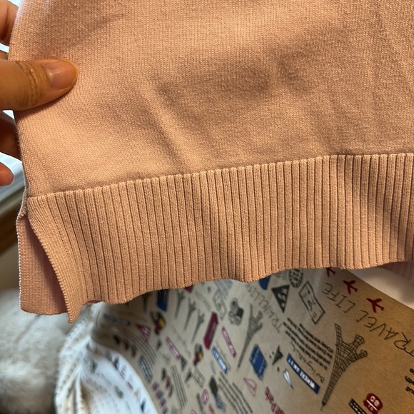 Spring sweater in good condition - Picture 4 of 4